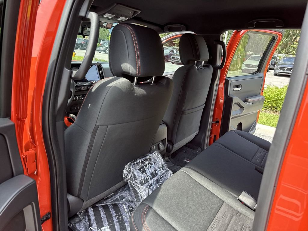 Used 2025 Nissan Frontier PRO-4X w/ Pro Convenience Package AWD/4WD image 34