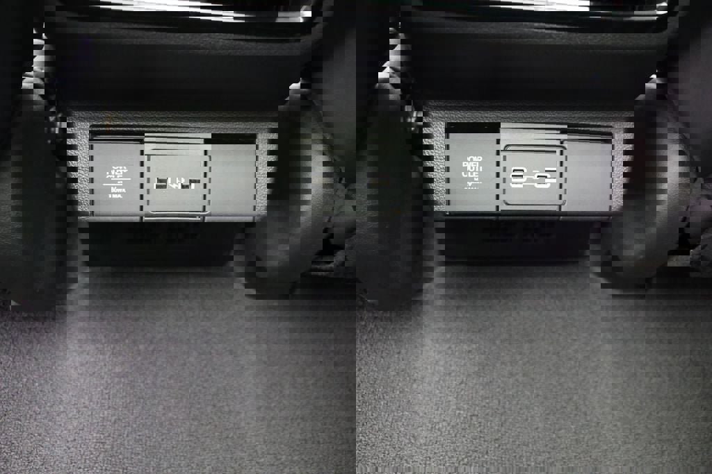 Used 2024 Acura MDX A-Spec image 16