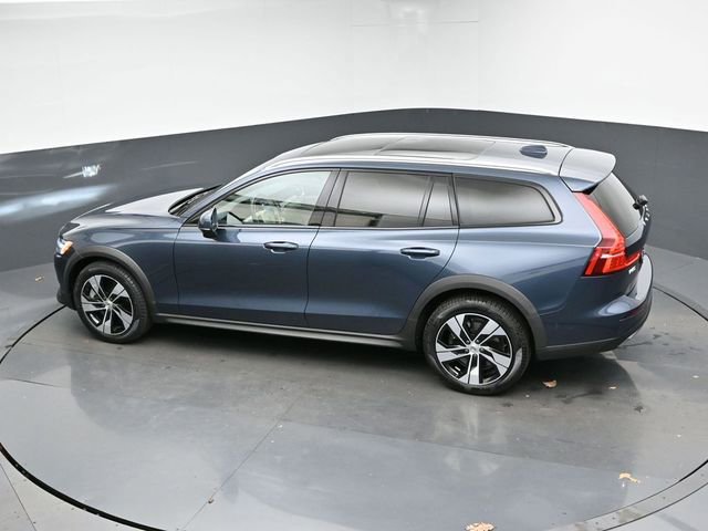 Used 2024 Volvo V60 B5 Cross Country Plus image 46
