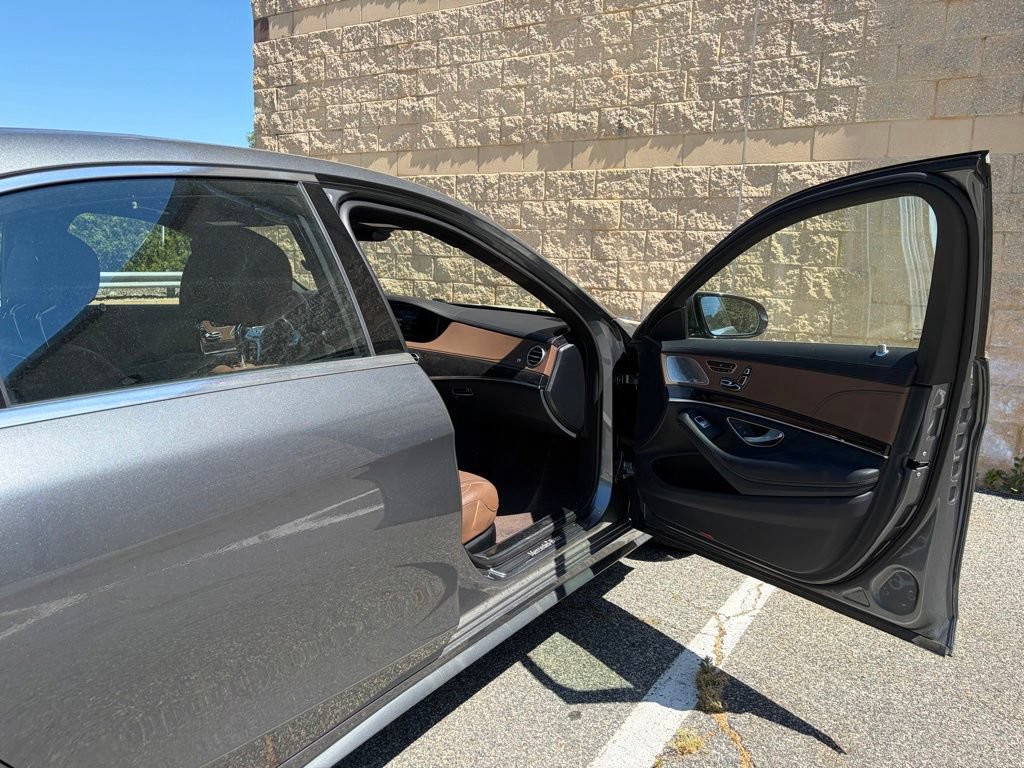 Used 2019 Mercedes-Benz S 560 4MATIC Sedan image 14