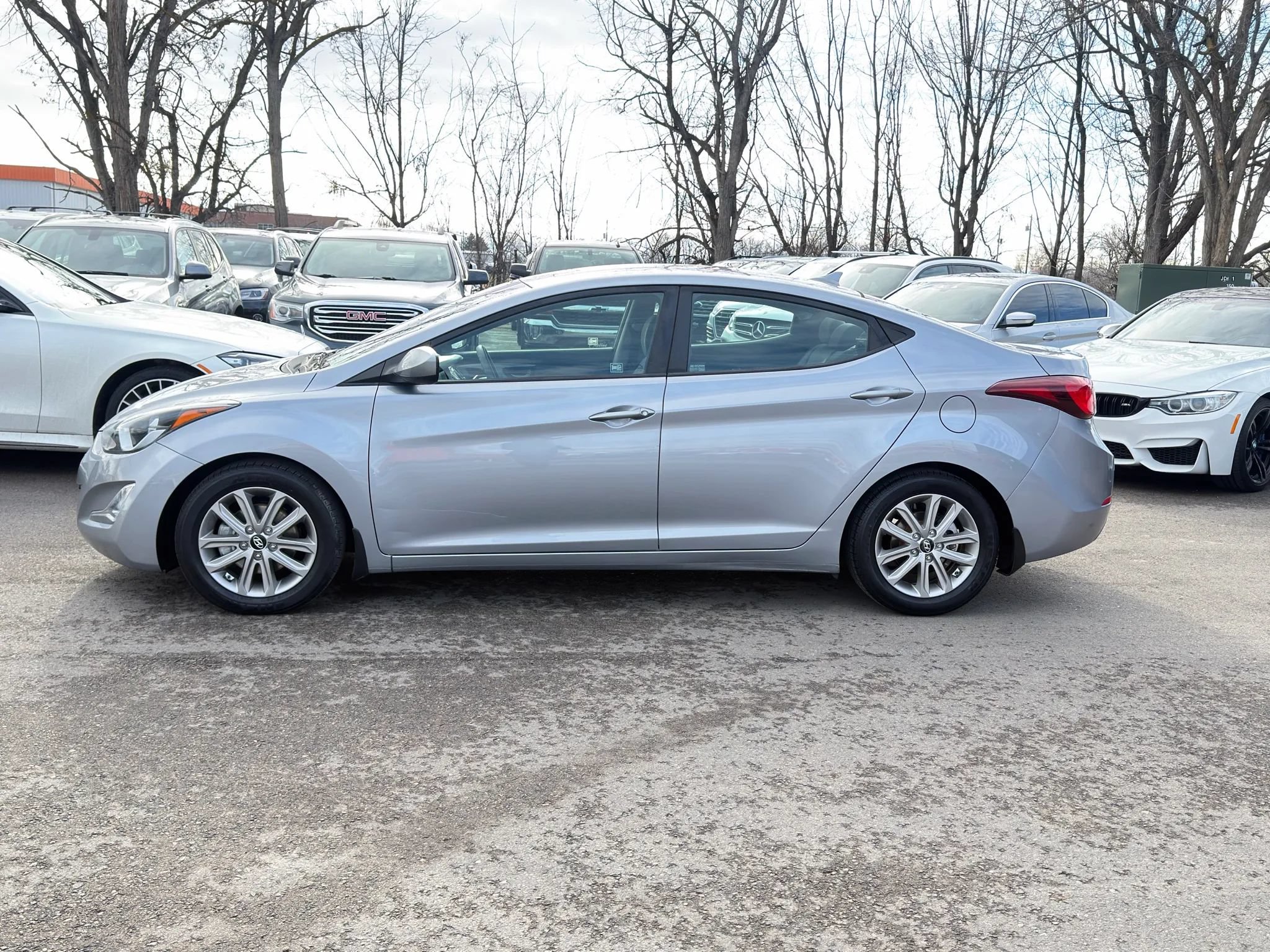 Used 2015 Hyundai Elantra SE w/ Option Group 02 FWD image 4