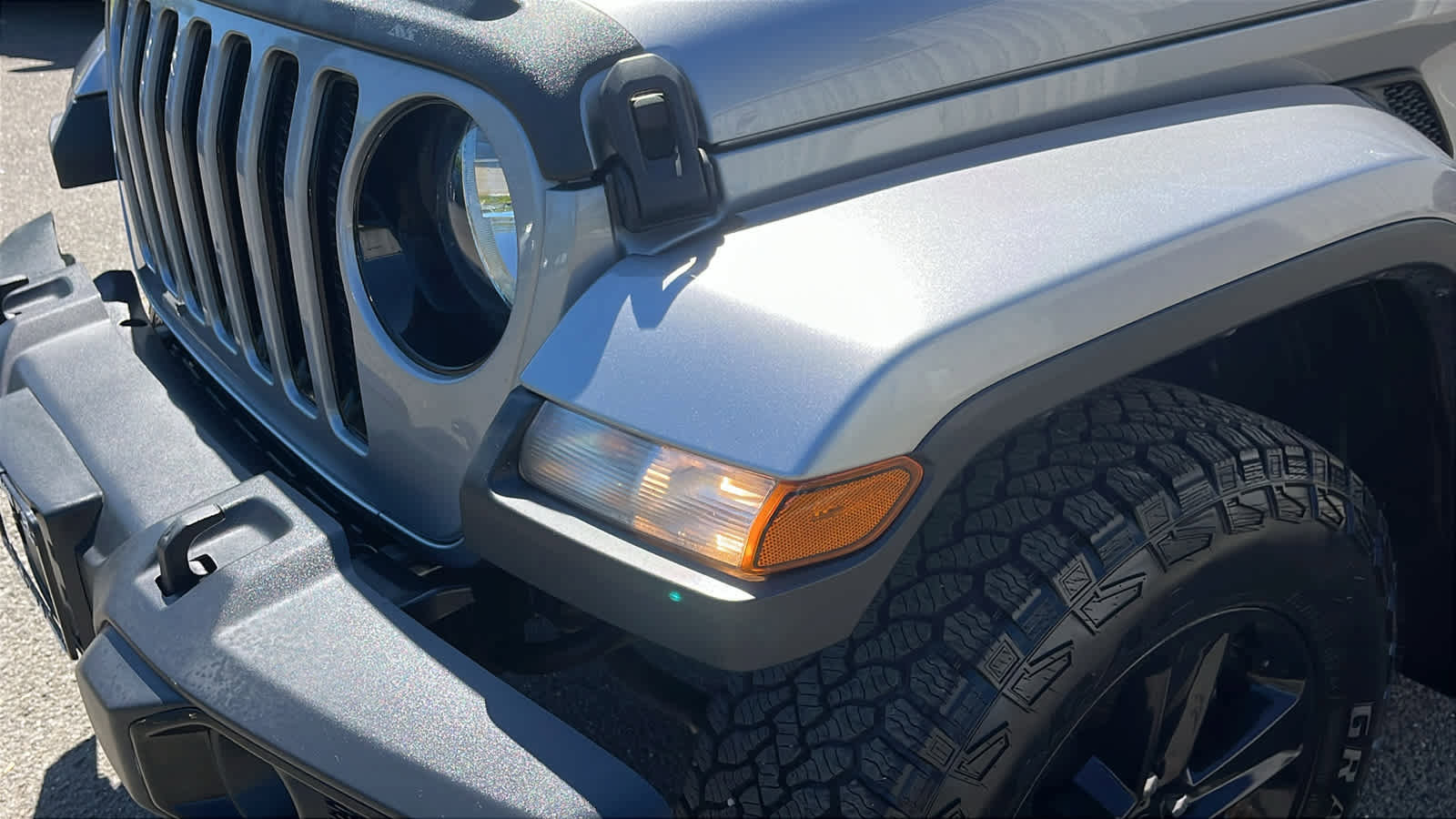 Used 2019 Jeep Wrangler Unlimited Sahara AWD/4WD image 9