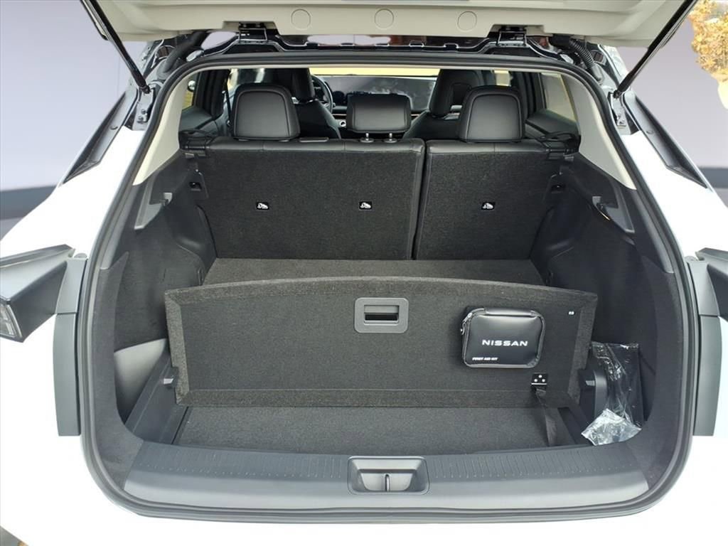 Used 2025 Nissan Ariya FWD image 9