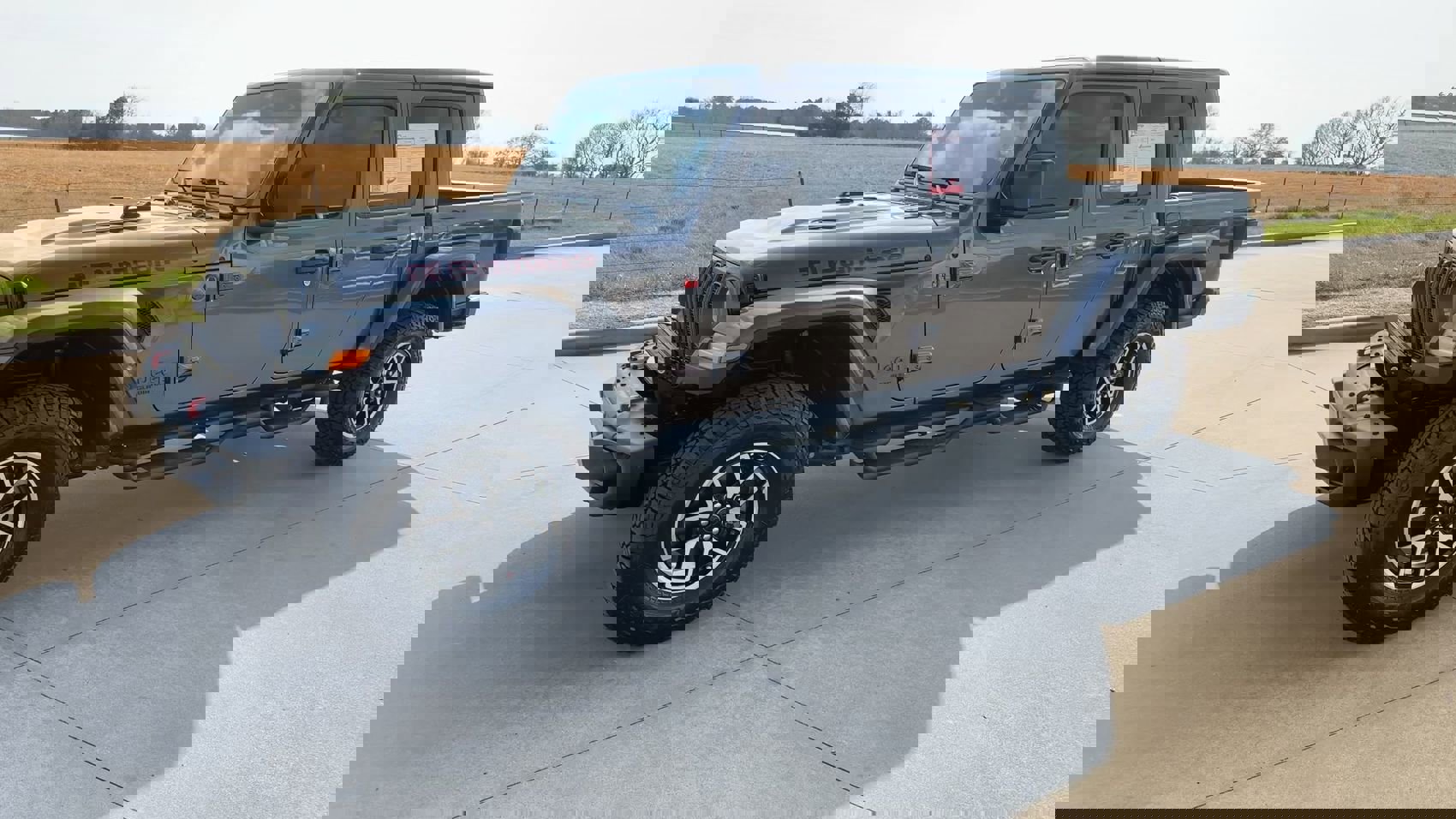 Used 2024 Jeep Gladiator Rubicon image 5