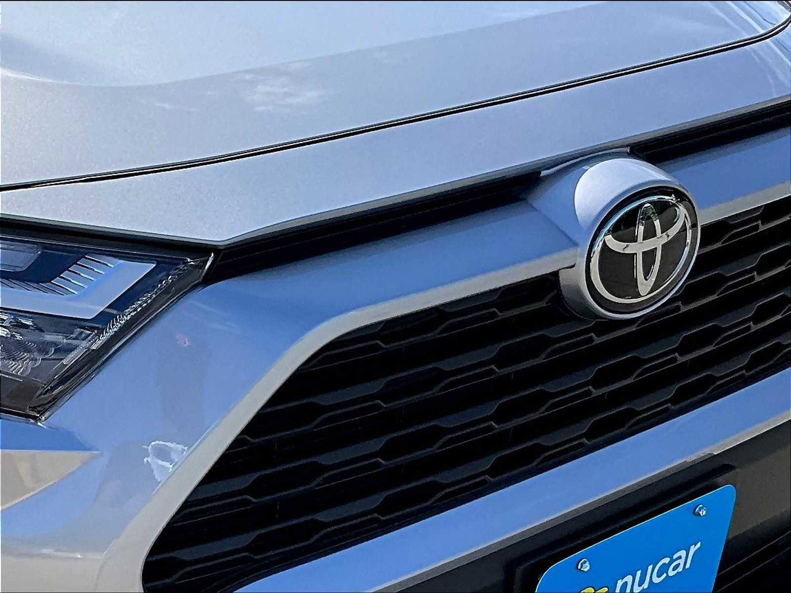 Used 2025 Toyota RAV4 XLE Premium image 32