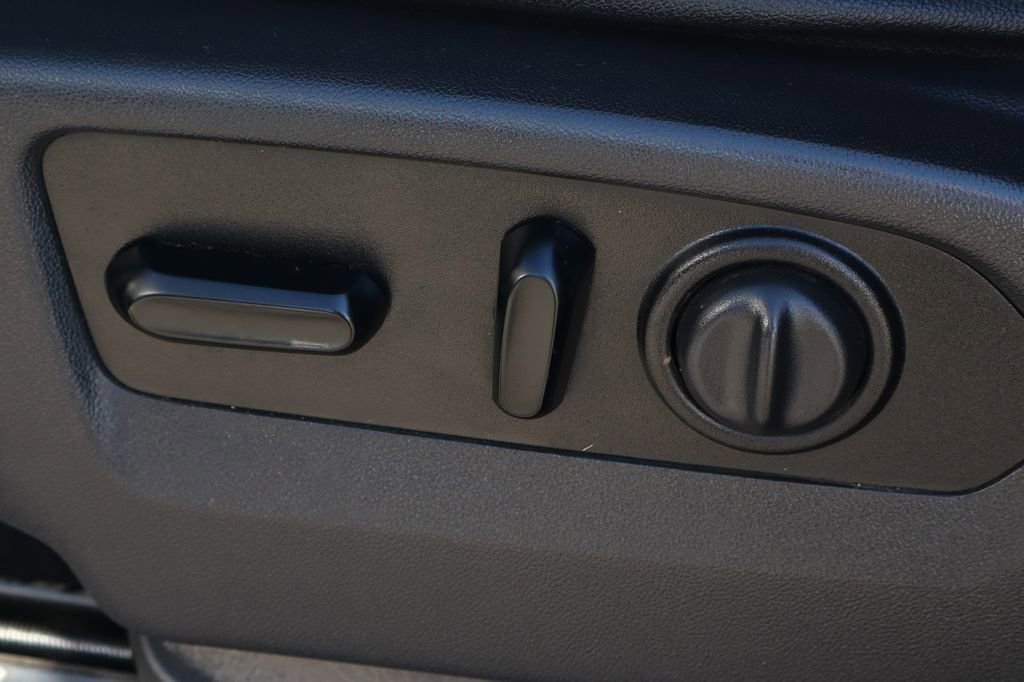 Used 2021 Chevrolet Silverado 2500 LTZ w/ LTZ Convenience Package image 21