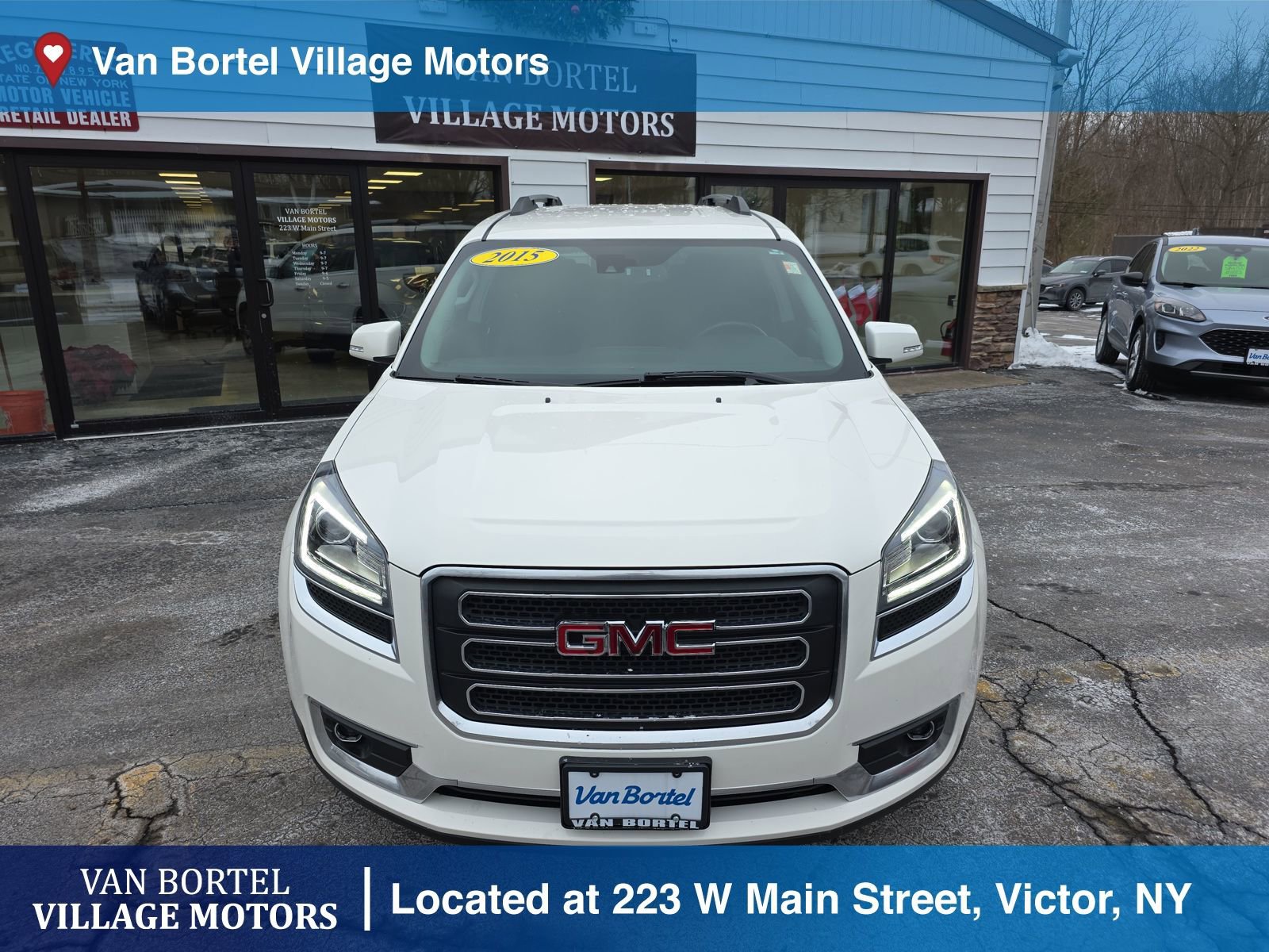 Used 2015 GMC Acadia SLT image 2