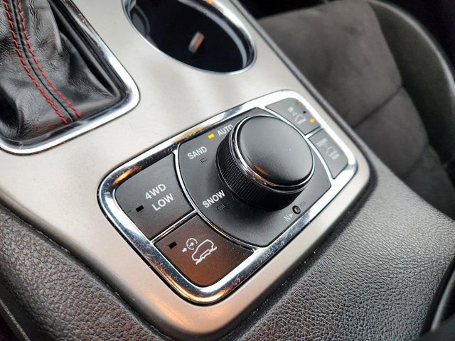 Used 2019 Jeep Grand Cherokee Trailhawk image 18