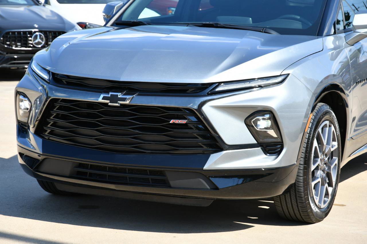 Used 2025 Chevrolet Blazer RS FWD image 3