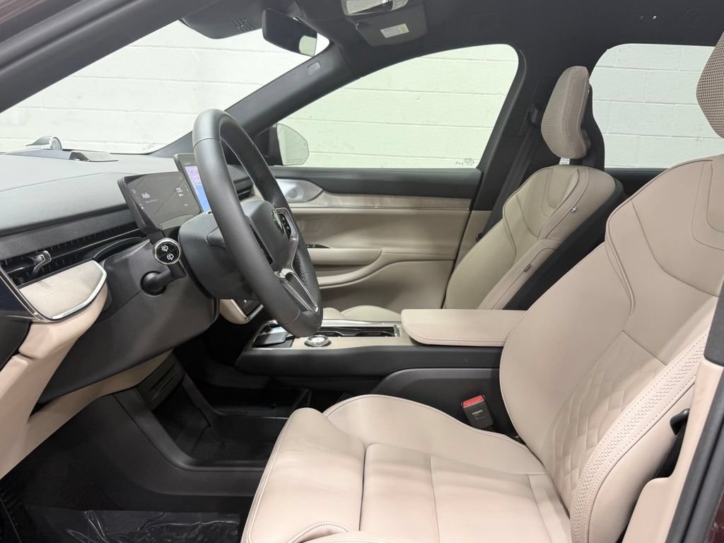 Used 2025 Volvo EX90 Ultra AWD/4WD image 29