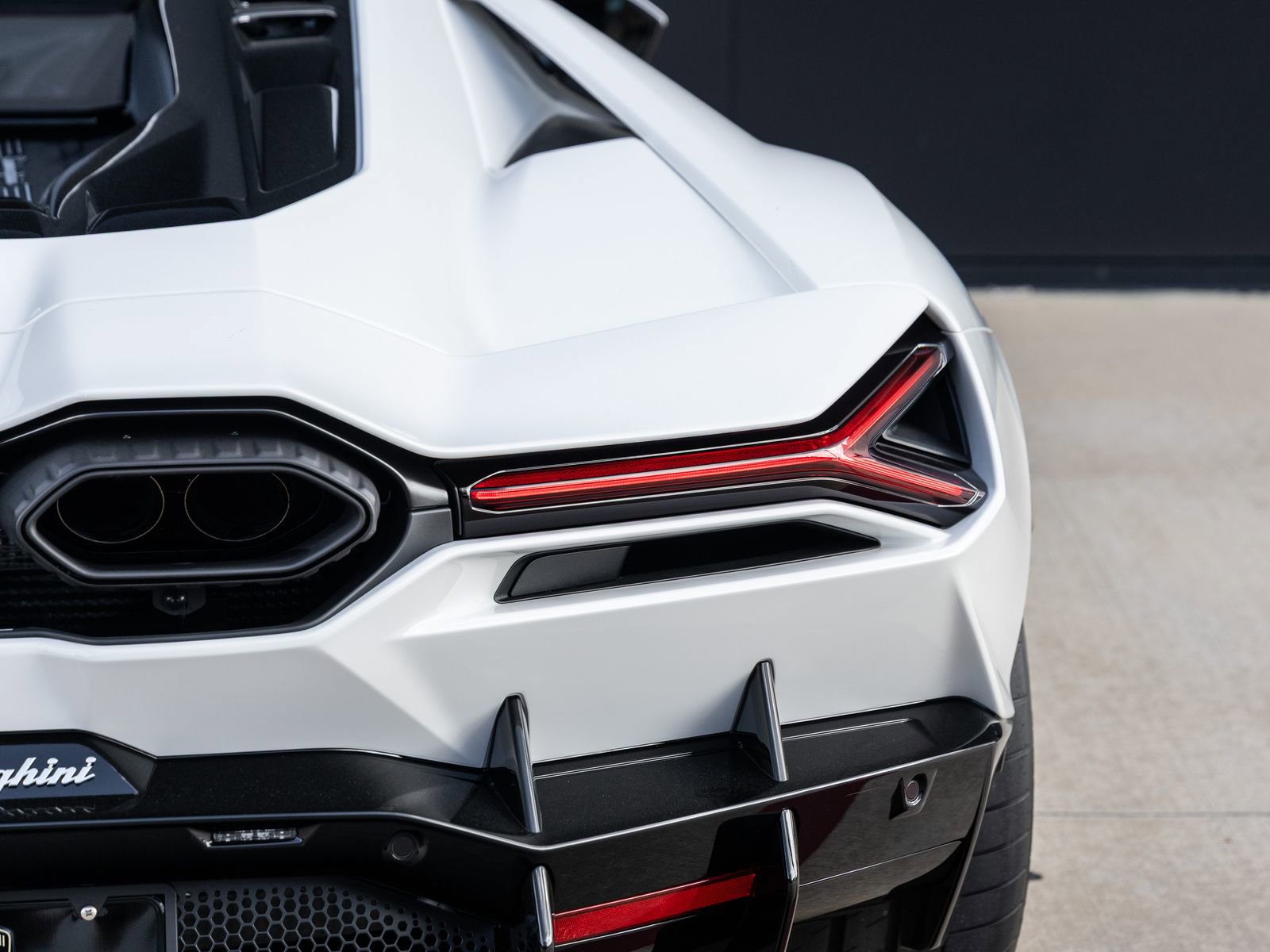Used 2024 Lamborghini Revuelto AWD/4WD image 13