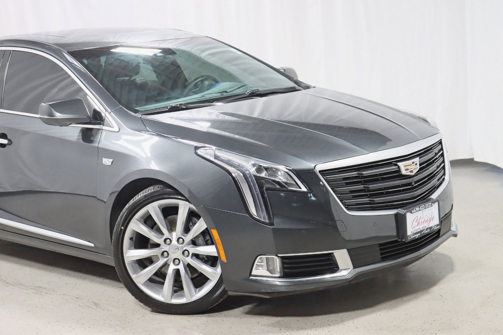 Used 2018 Cadillac XTS Vsport Platinum image 2