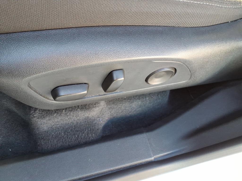 Used 2025 GMC Acadia Elevation image 12