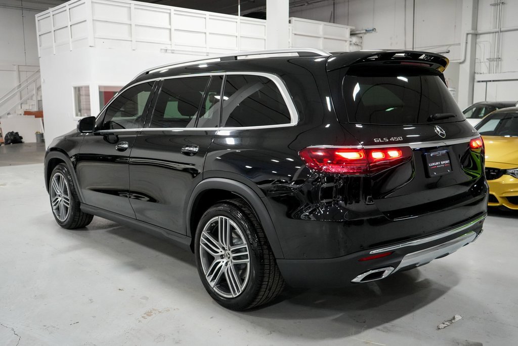 Used 2024 Mercedes-Benz GLS 450 4MATIC image 3