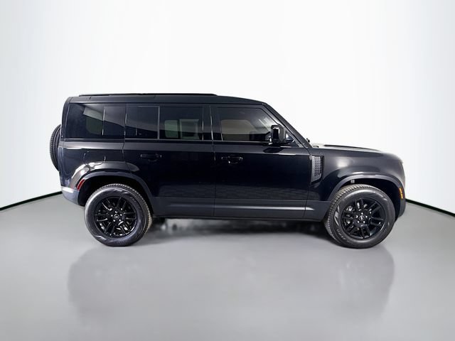 Used 2025 Land Rover Defender 110 S AWD/4WD image 4