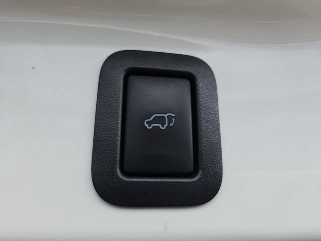 Used 2016 Toyota Highlander Limited AWD/4WD image 10
