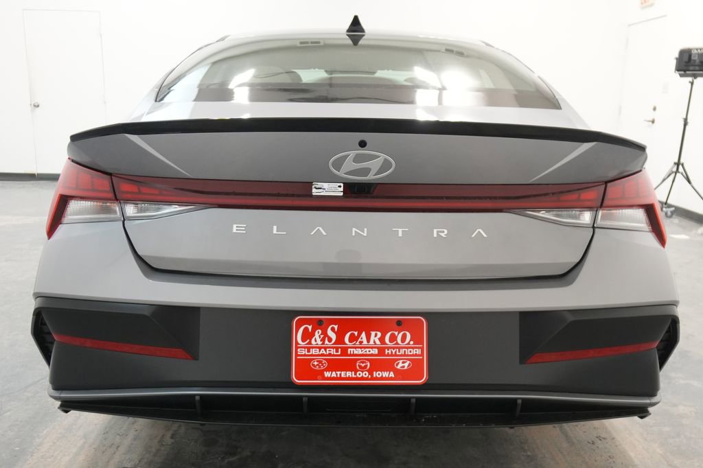 New 2026 Hyundai Elantra SEL Sport image 8