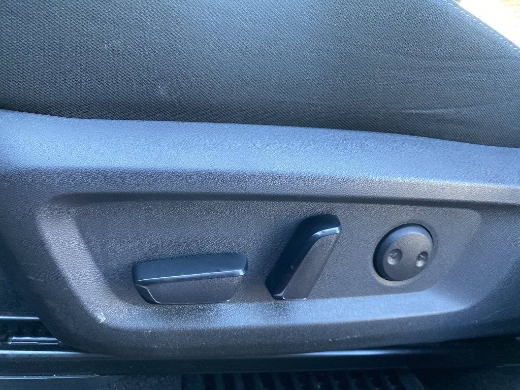 Used 2023 Nissan Rogue SV image 14