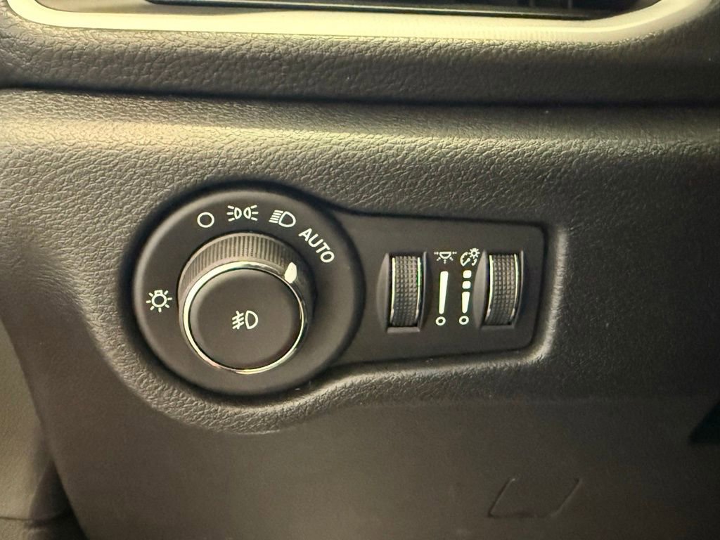 New 2026 Chrysler Pacifica Select image 20