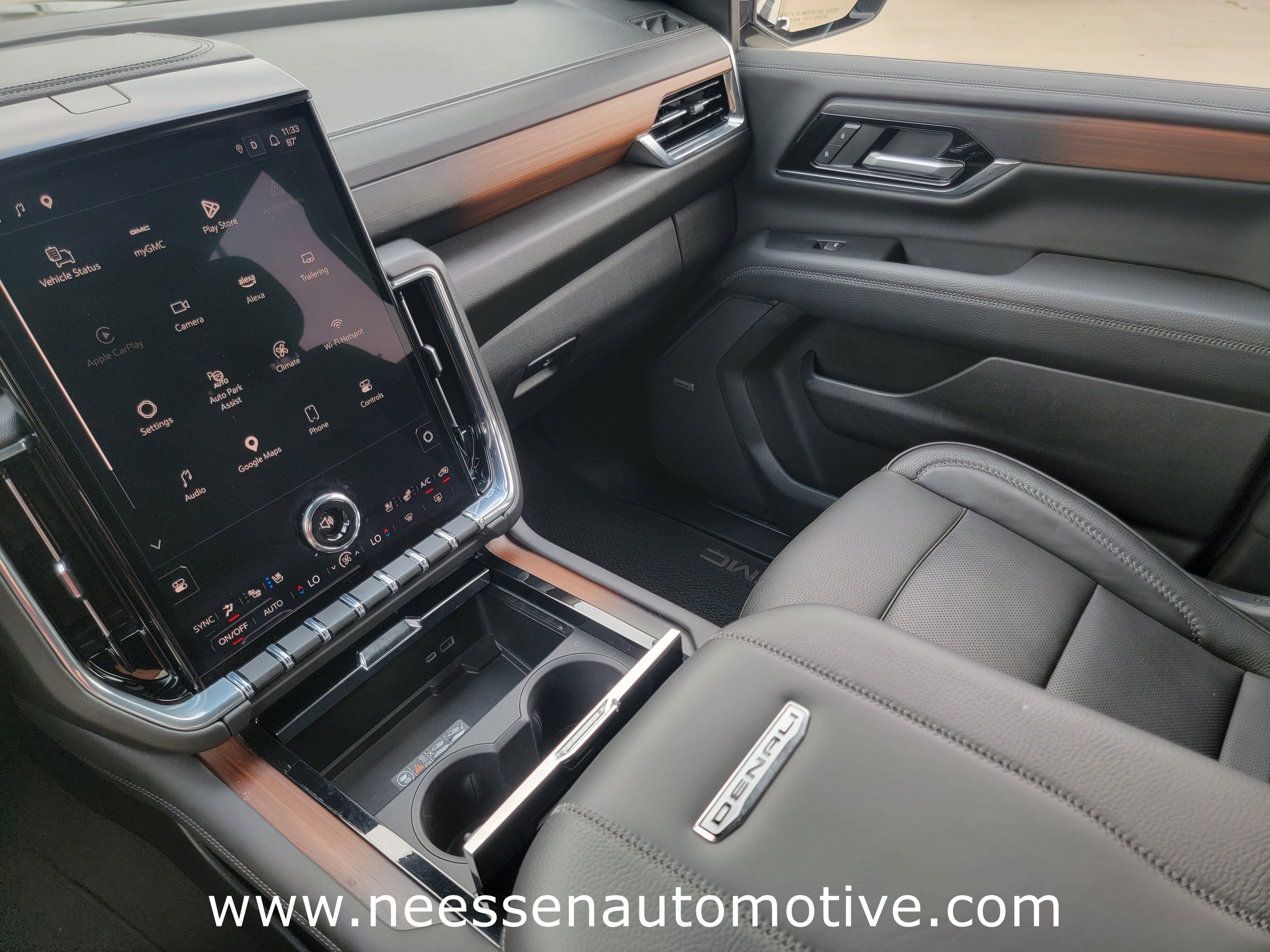 Used 2025 GMC Yukon Denali AWD/4WD image 40