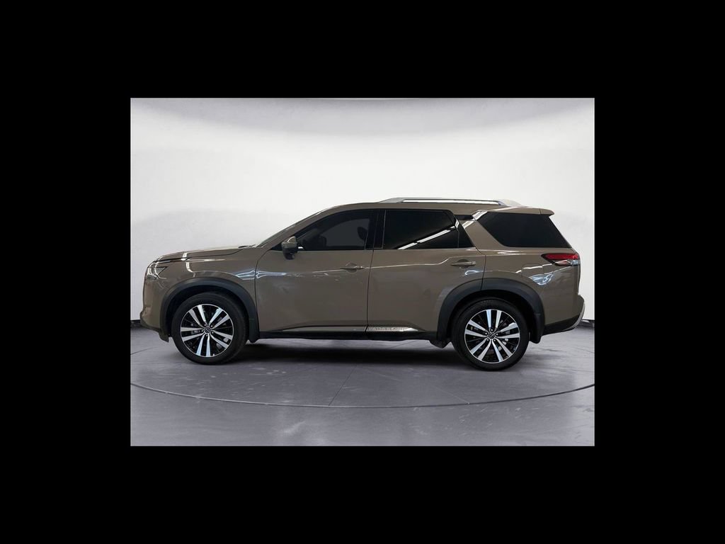 Used 2023 Nissan Pathfinder Platinum AWD/4WD image 3