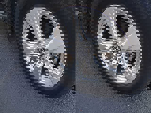 Used 2021 Toyota RAV4 XLE image 14