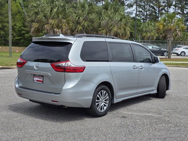 Used 2020 Toyota Sienna XLE image 5