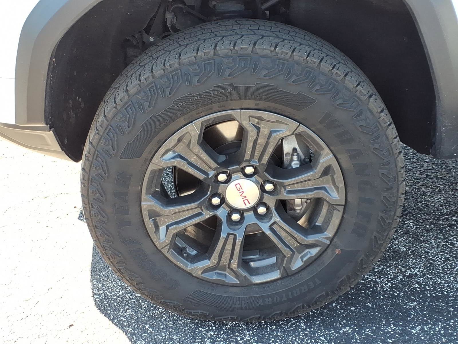 Used 2024 GMC Canyon Elevation w/ Convenience Package image 31