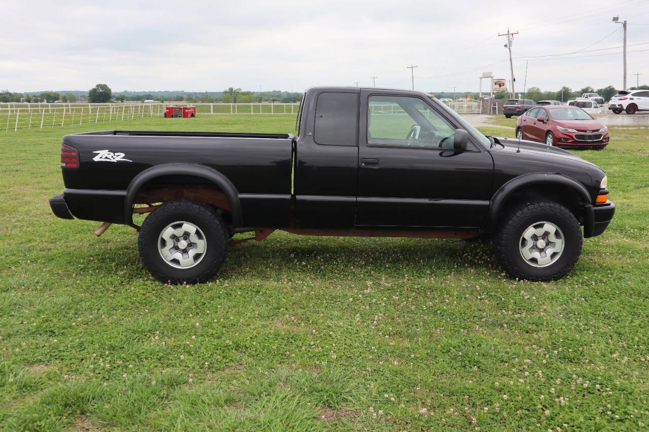 Used 2003 Chevrolet S10 Pickup LS w/ LS Preferred Equipment Group AWD/4WD image 11
