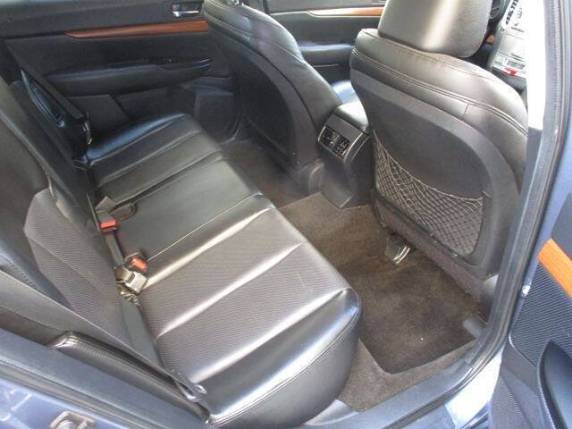 Used 2013 Subaru Outback 3.6R Limited w/ Moonroof Pkg AWD/4WD image 14