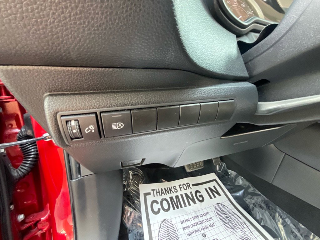 Used 2021 Toyota Corolla LE image 38