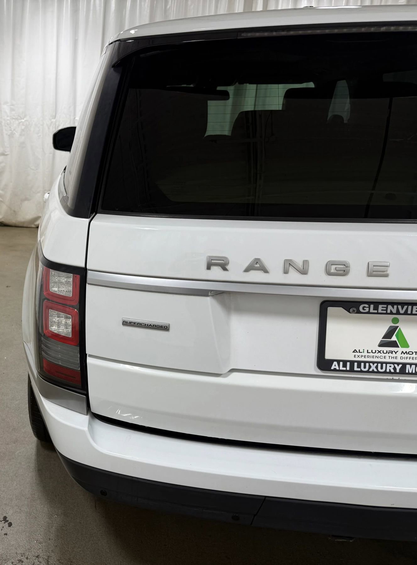 Used 2014 Land Rover Range Rover Supercharged image 38