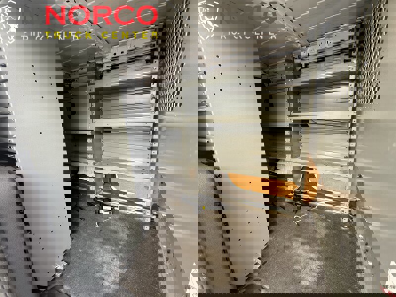 Used 2018 Ford Transit Connect XLT image 3