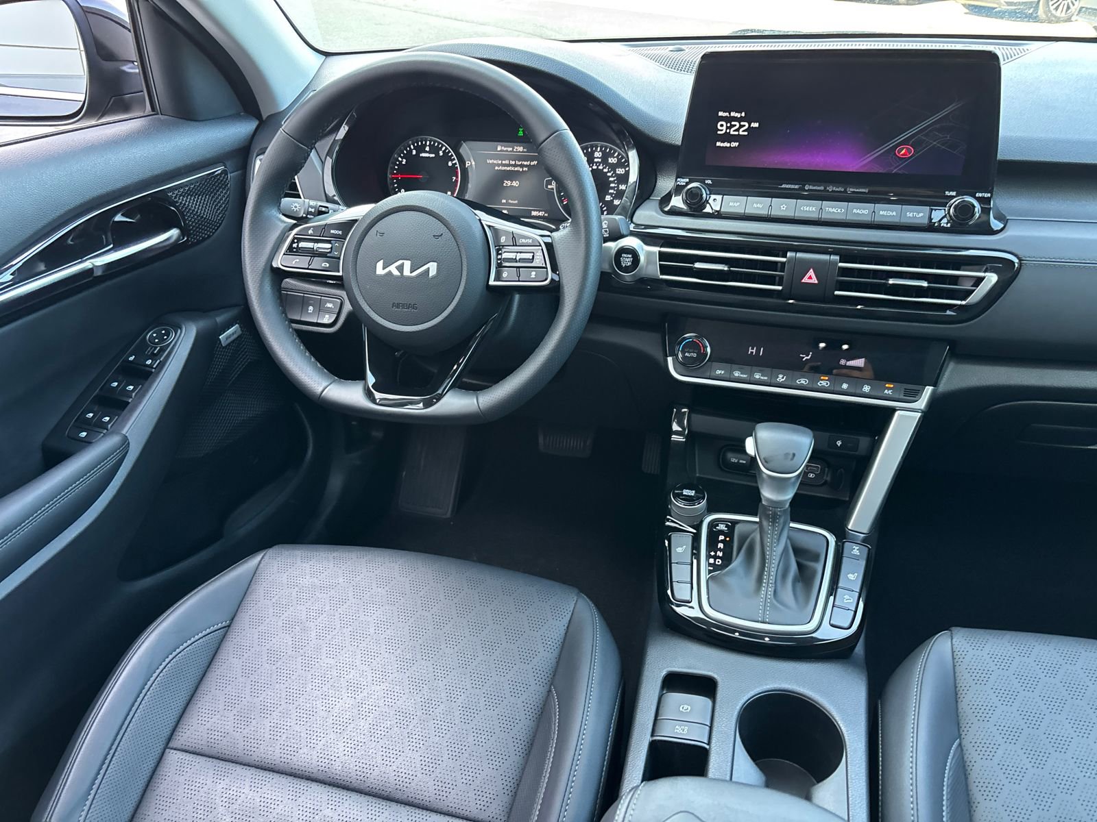 Used 2023 Kia Seltos SX w/ SX Sunroof Package AWD/4WD image 32