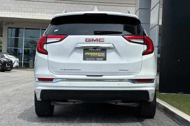 Certified 2024 GMC Terrain Denali w/ Denali Premium Package AWD/4WD image 5