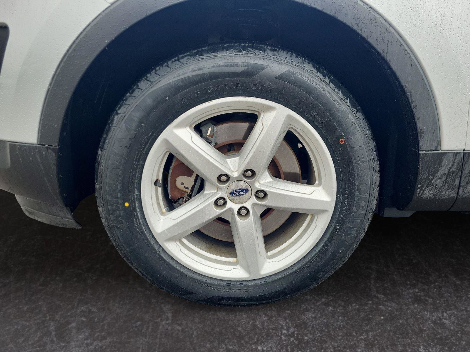 Used 2016 Ford Explorer XLT w/ Equipment Group 201A AWD/4WD image 27