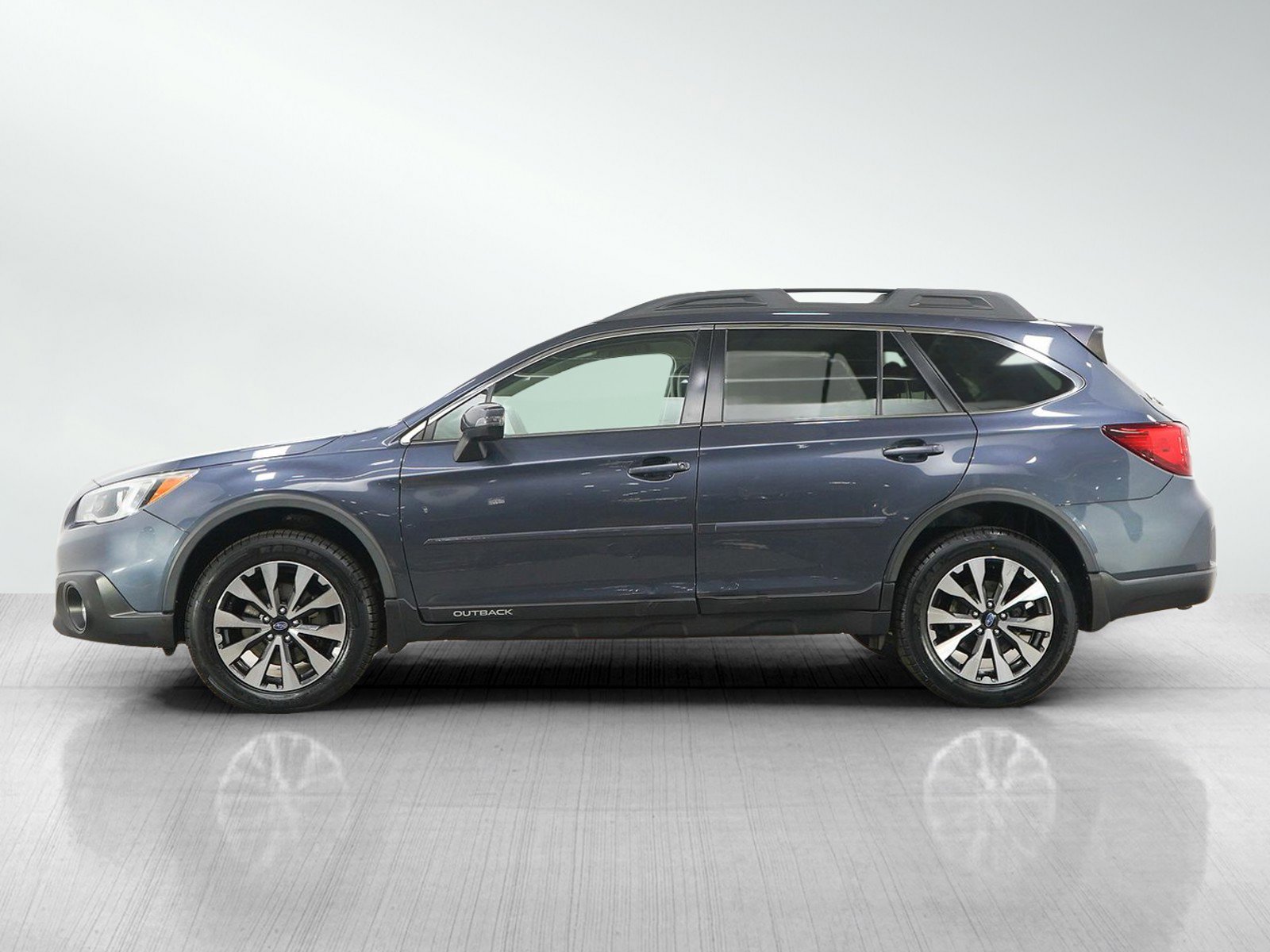 Used 2017 Subaru Outback 3.6R Limited AWD/4WD image 2