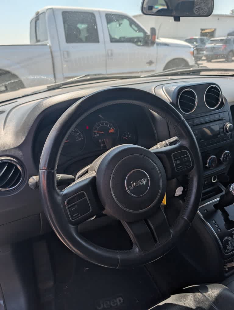 Used 2015 Jeep Patriot High Altitude AWD/4WD image 24