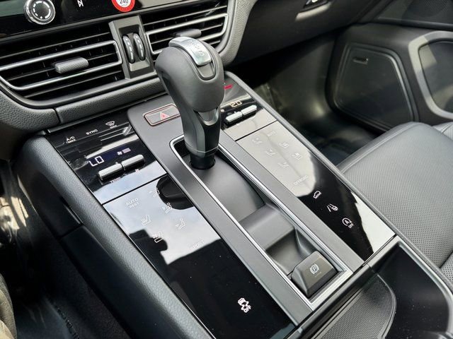 Certified 2026 Porsche Macan image 21