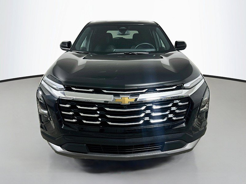 Used 2026 Chevrolet Equinox LT FWD image 2