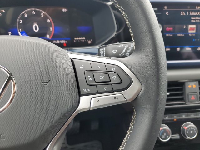 Certified 2023 Volkswagen Taos SE FWD image 33