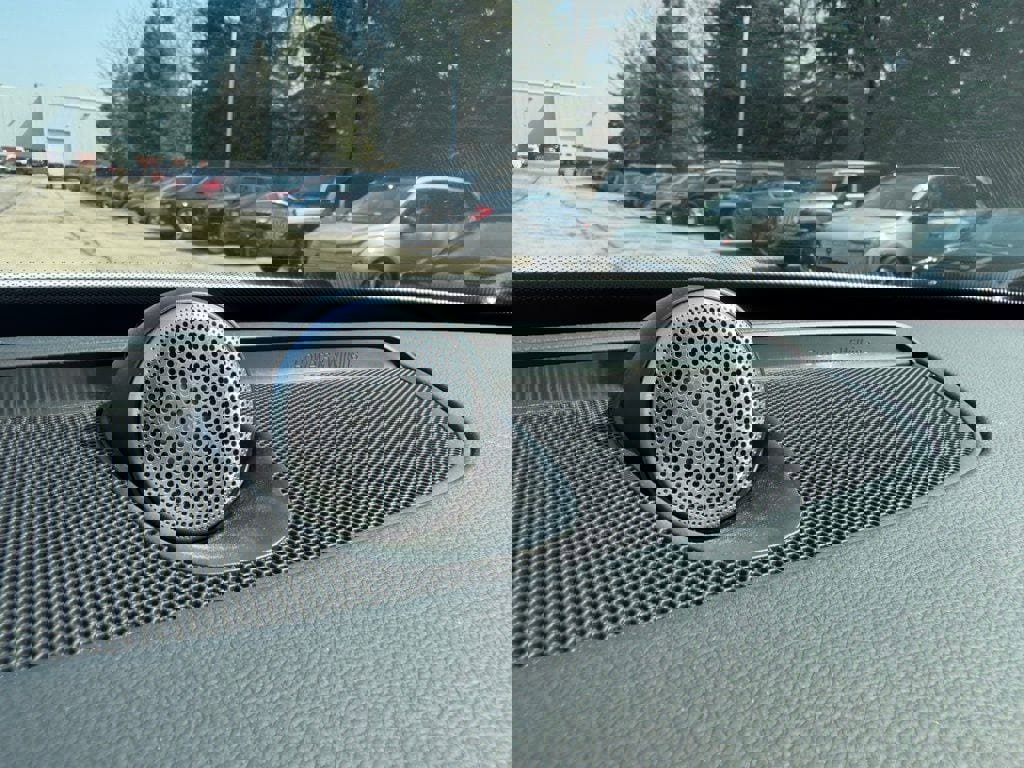 Used 2024 Volvo XC90 T8 Ultimate w/ Lounge Package image 26