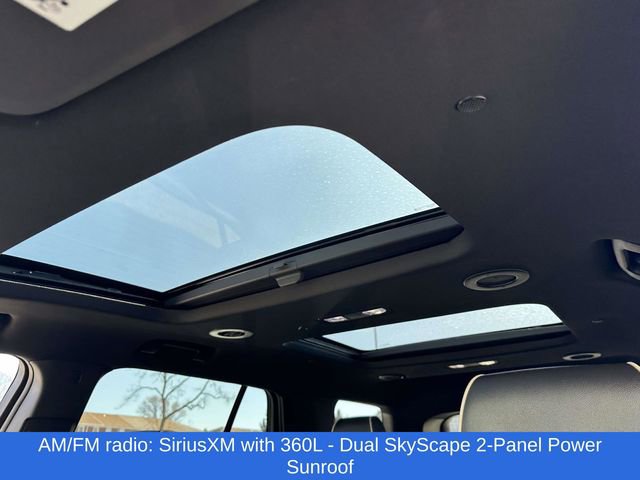 Used 2023 Chevrolet Traverse Premier image 12