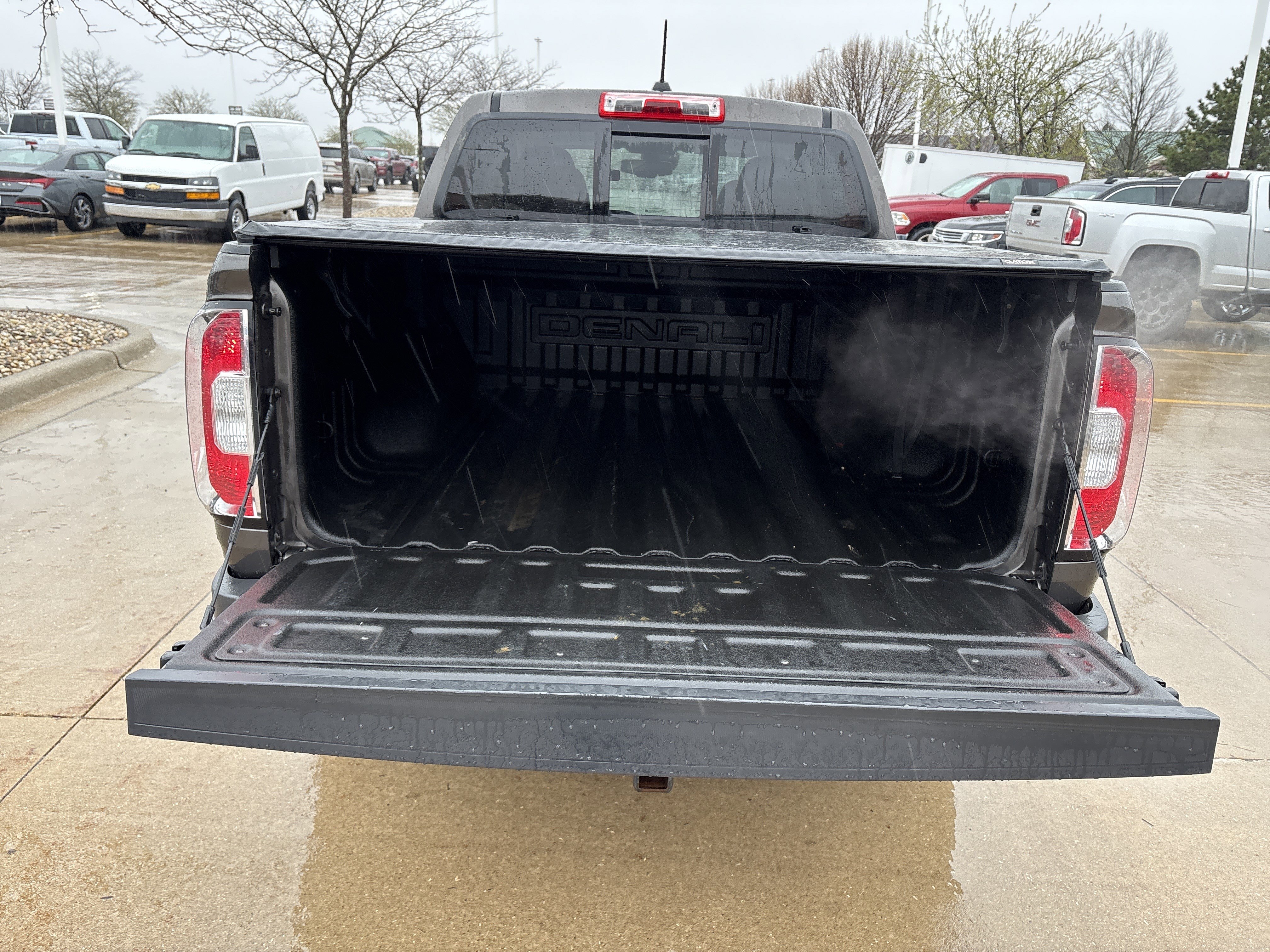 Used 2020 GMC Canyon Denali image 13