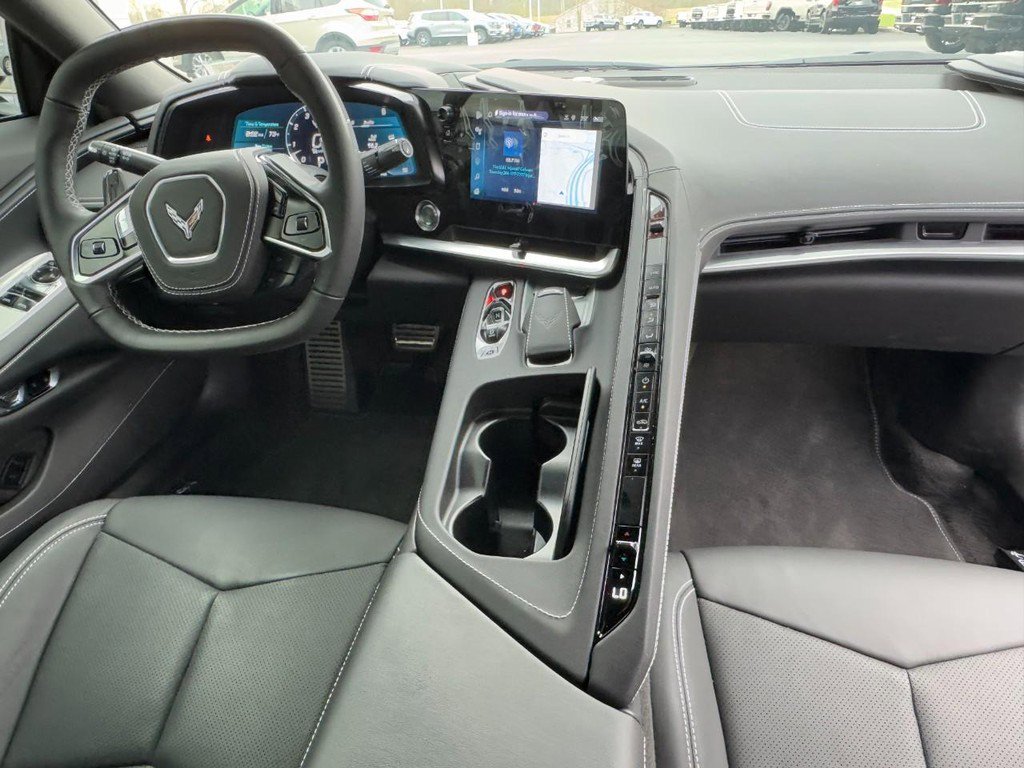 Used 2025 Chevrolet Corvette Stingray Coupe w/ Z51 Performance Package image 15