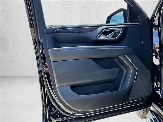Used 2023 Chevrolet Suburban LS RWD image 17