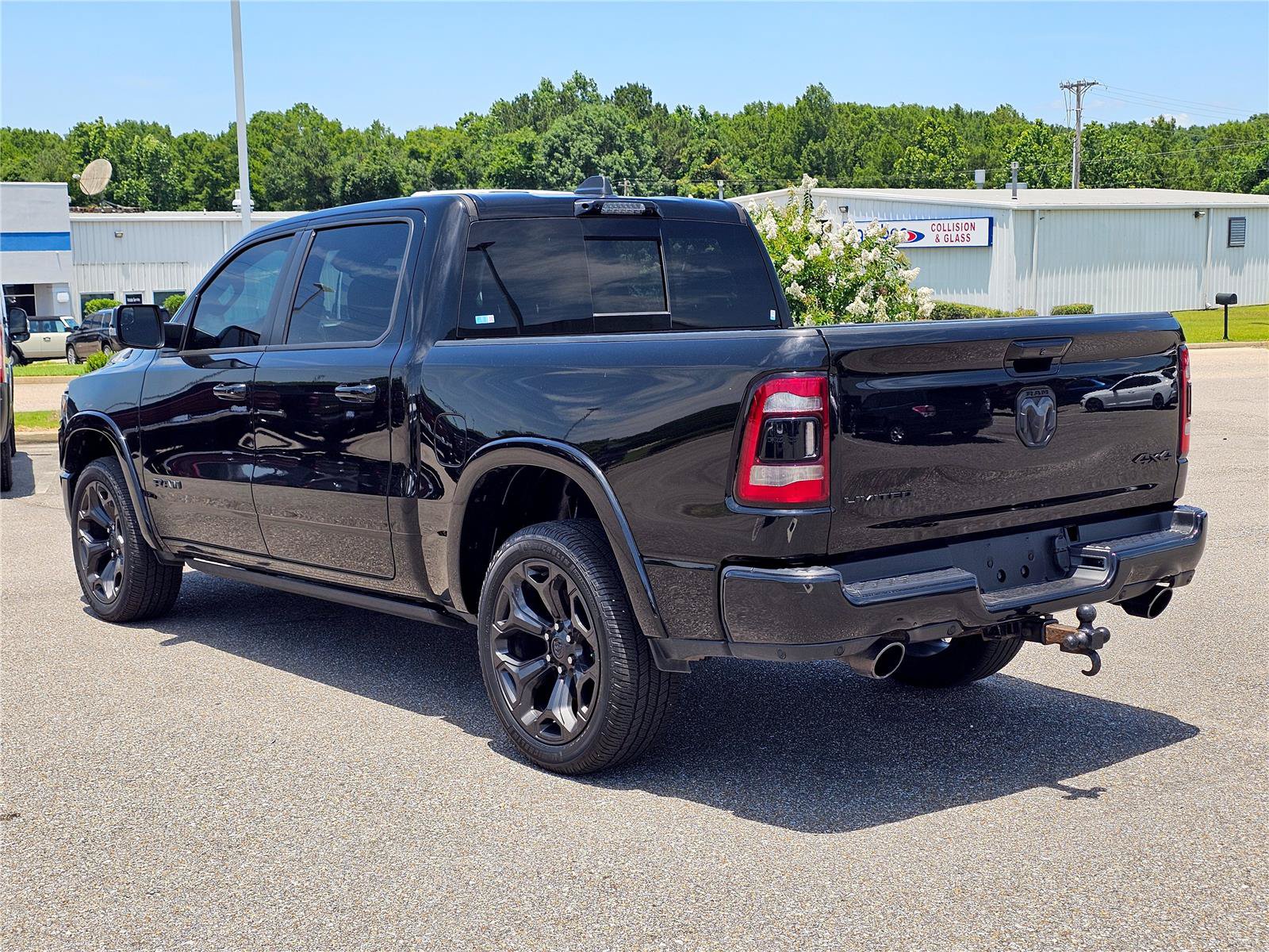 Used 2022 RAM 1500 Limited AWD/4WD image 12