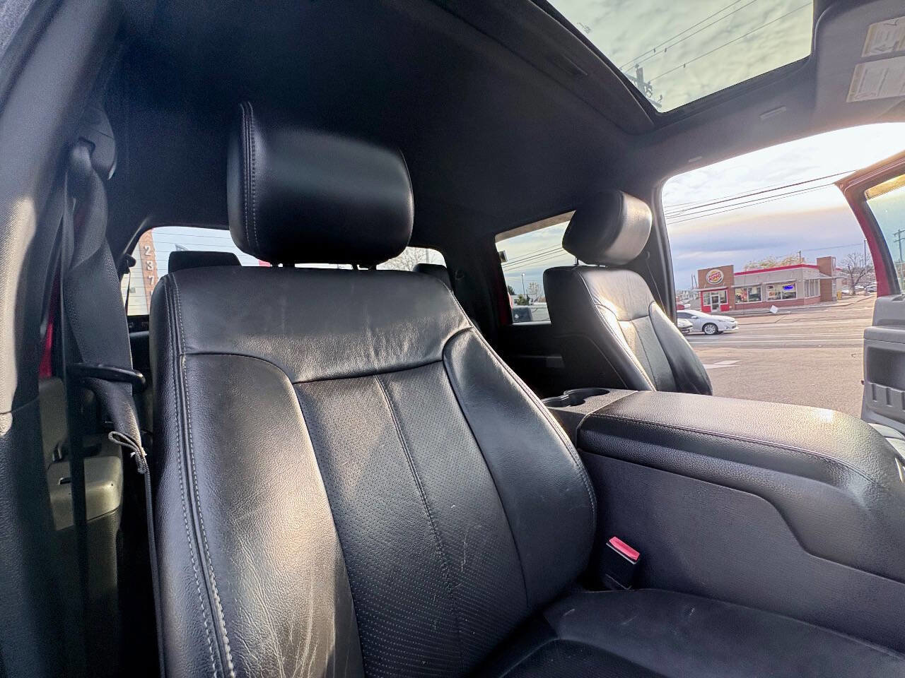 Used 2015 Ford F350 Lariat image 27