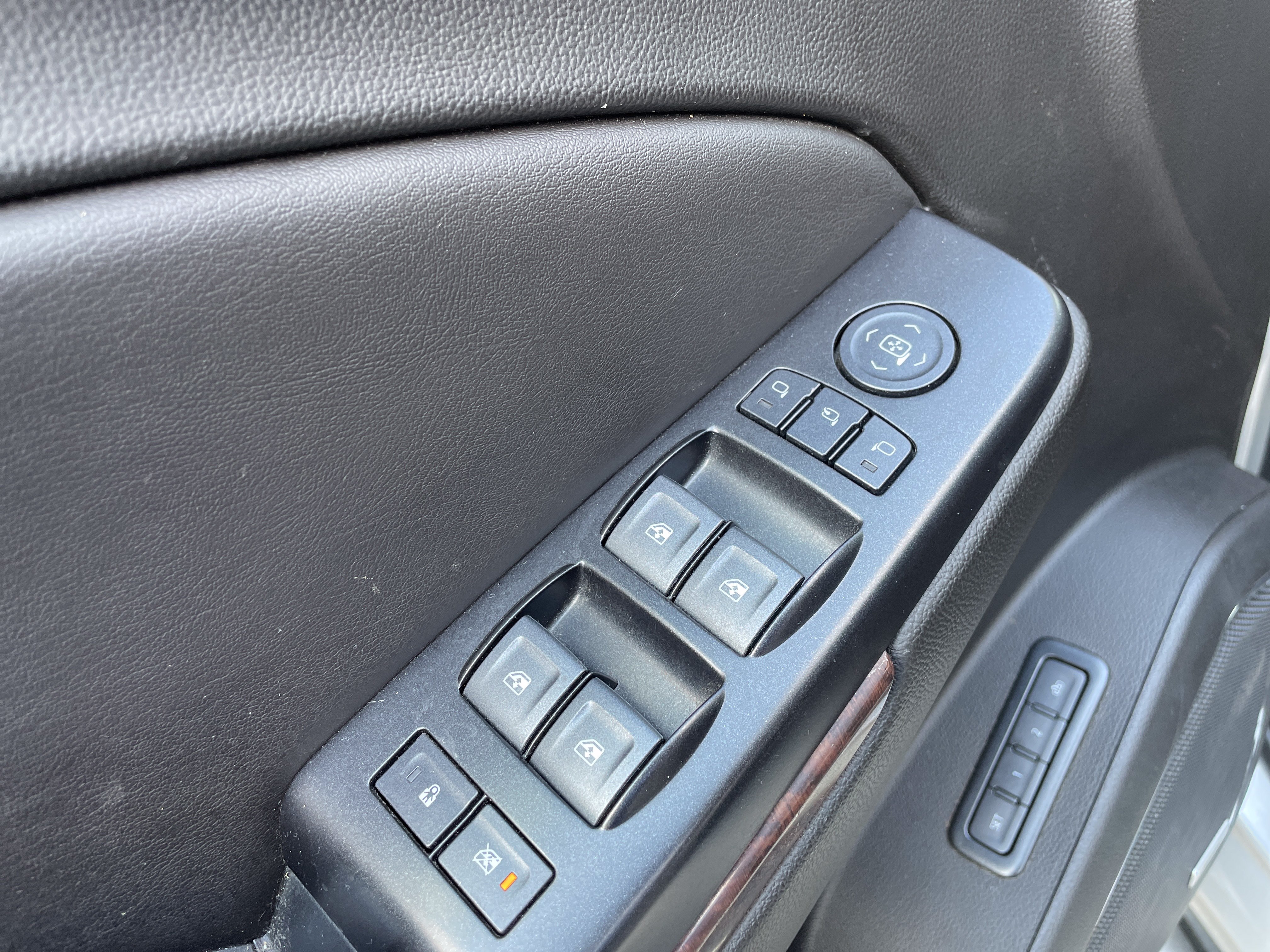 Used 2020 GMC Yukon XL SLT RWD image 21