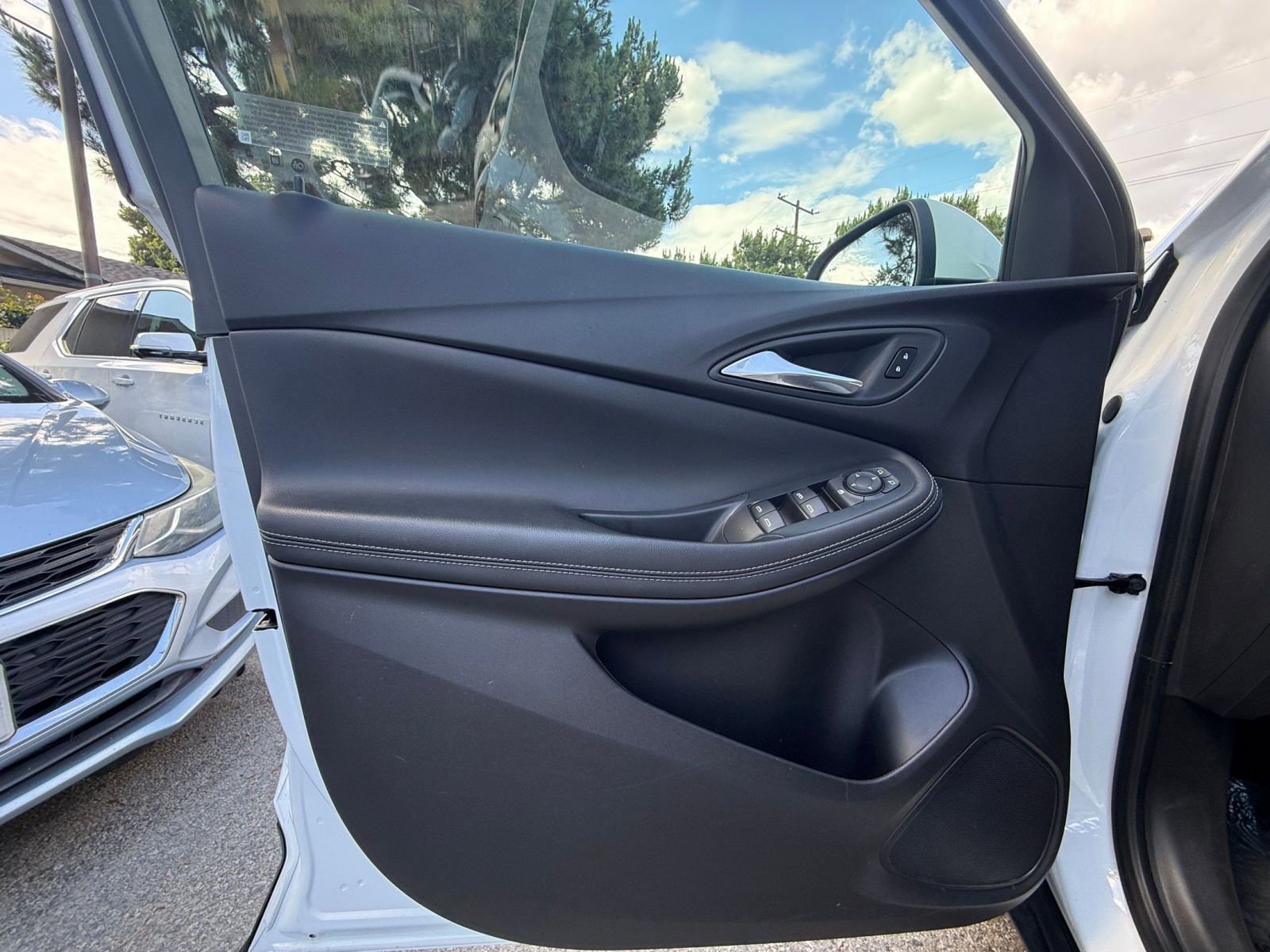 Used 2025 Buick Encore GX Preferred image 18